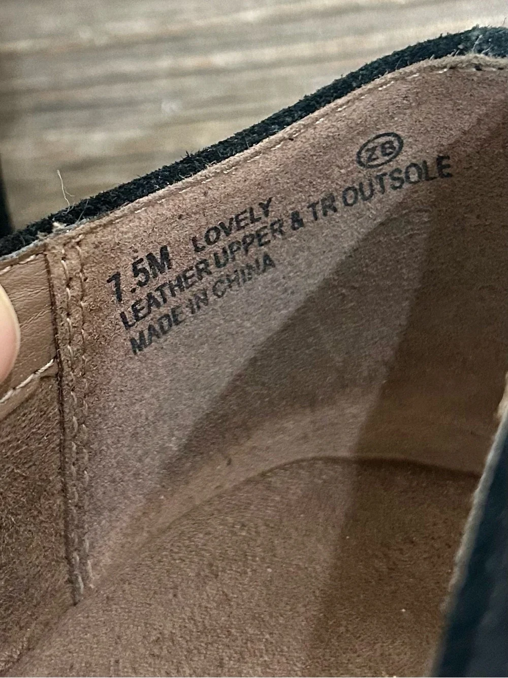 AEROSOLES elevate your